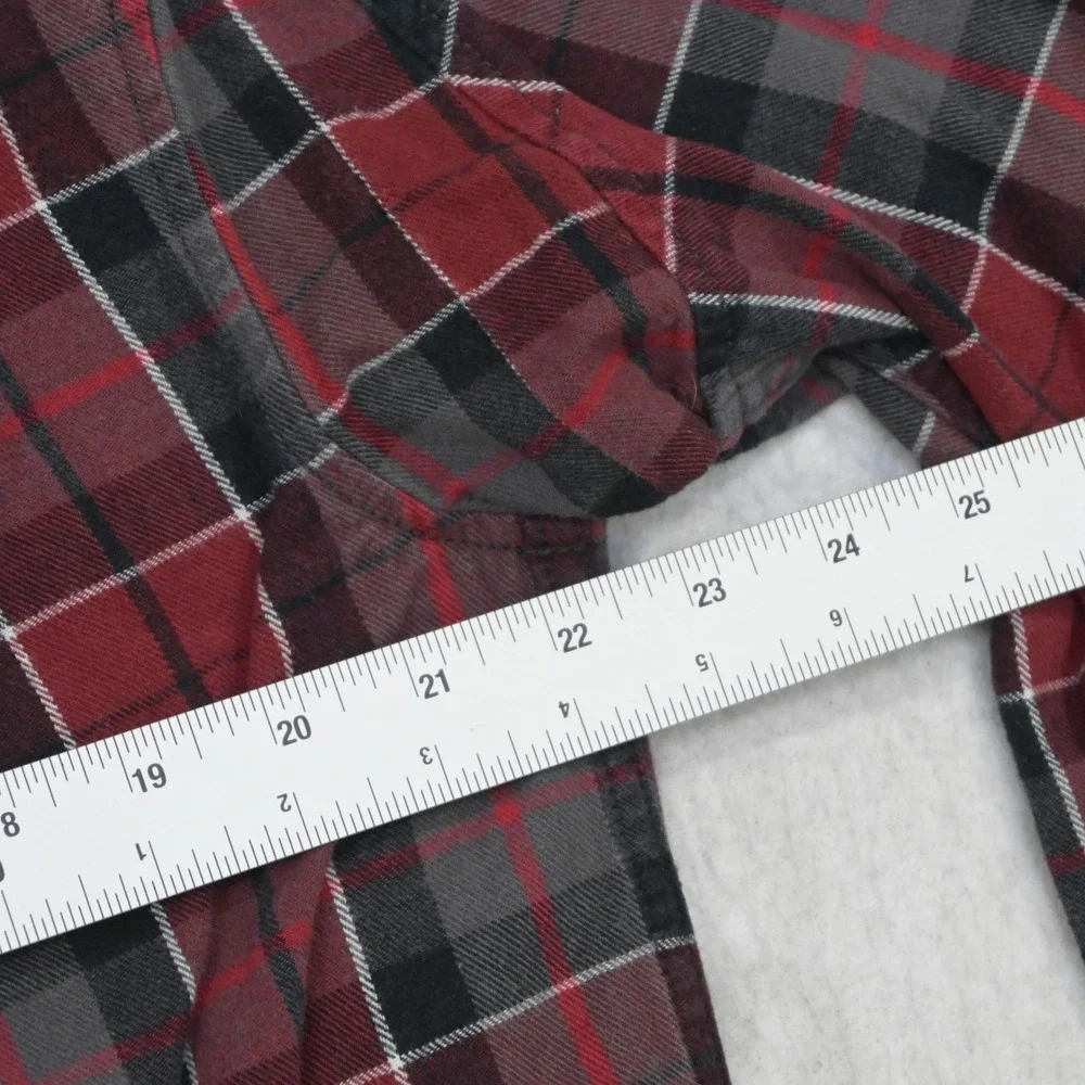 Duluth Trading Co Button Up Shirt Mens M Red Gray Plaid Flannel Long Sleeve